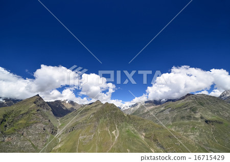 Beautiful landscape in Himachal Pradesh, Manali,  16715429