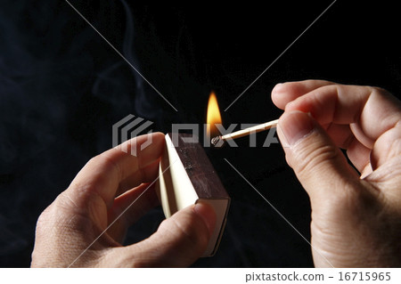 Match hand Match hand 16715965