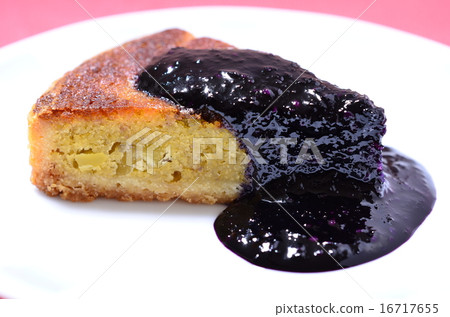 Hand-made chestnut tart with garden huckleberry sauce ♪ 16717655