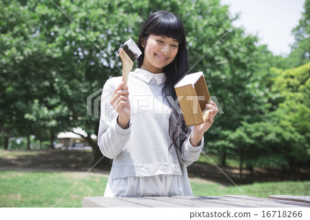 Students doing DIY Students doing DIY 16718266