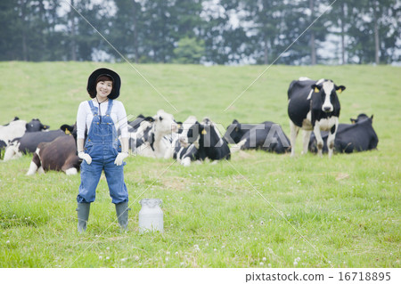 工作在農場的婦女 16718895