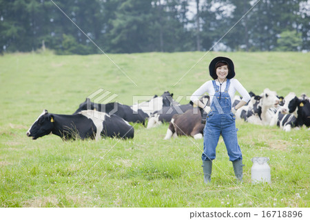 工作在農場的婦女 16718896