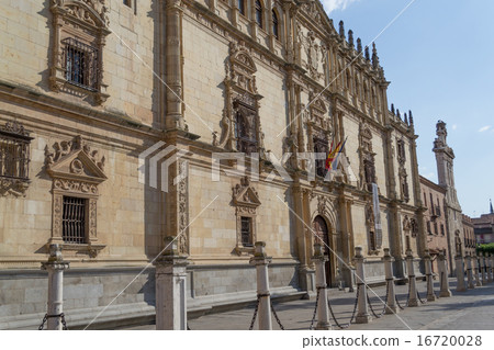 Alcala de Henares University Alcala de Henares University 16720028
