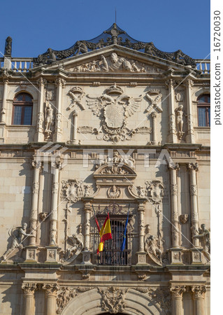 Main entrance of Alcala de Henares University Main entrance of Alcala de Henares University 16720030