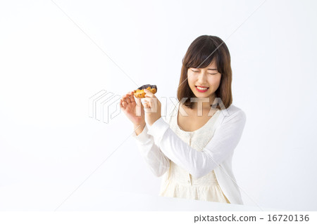 Female Portrait Young Women Girls Sweets Donuts 16720136