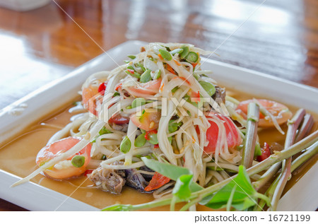 spicy papaya salad 16721199