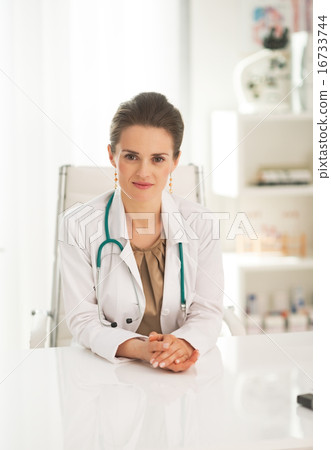 Portrait of doctor woman in office Portrait of doctor woman in office 16733744