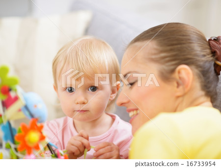 Mother and baby spending time together Mother and baby spending time together 16733954