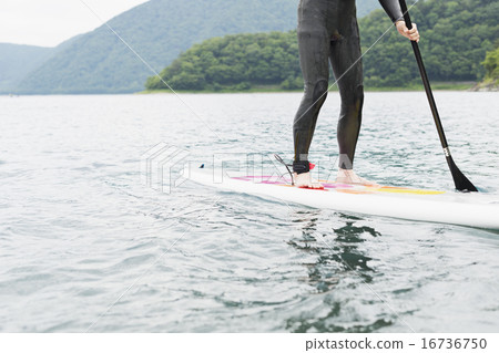  Outdoor family 16736750