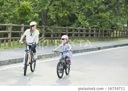 Outdoor family Outdoor family 16739711