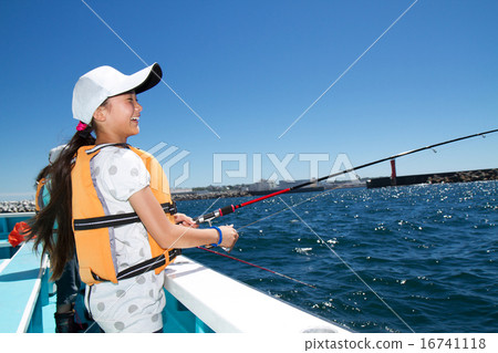 一個船釣魚女孩 一個船釣魚女孩 16741118