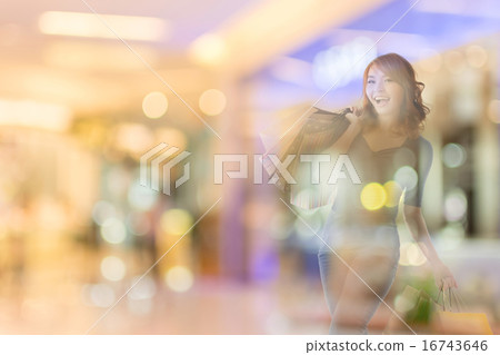 shopping woman 16743646