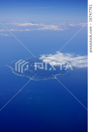 Izu Oshima located at the northern end of the Izu Islands Izu Oshima located at the northern end of the Izu Islands 16747761