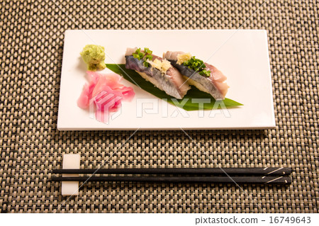 Roll sushi Roll sushi 16749643