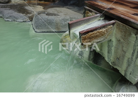 Sprues of open-air bath 16749899