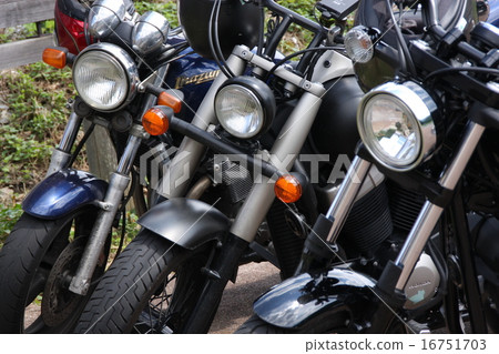 Large motorcycle 16751703