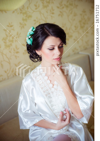 Young bride home in the morning Young bride home in the morning 16751712