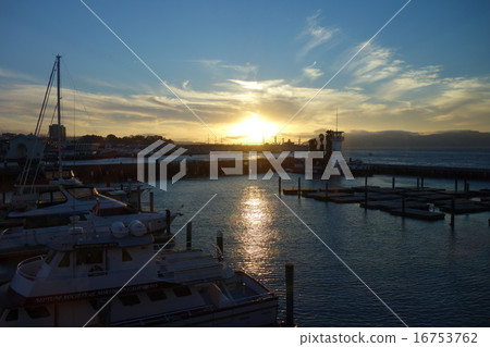 Fisherman's Wharf at dusk 16753762