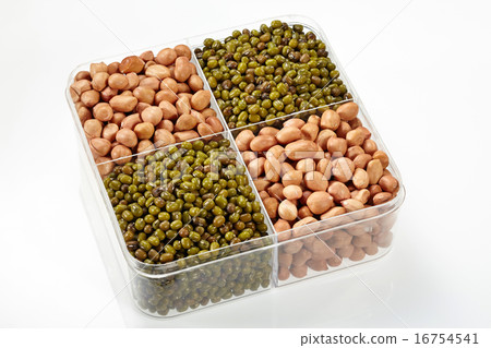 Peanut and Green bean Peanut and Green bean 16754541