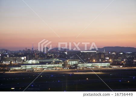 福岡國際機場的夜景 16756449