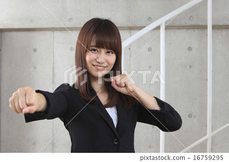 Young lady to punch Young lady to punch 16759295