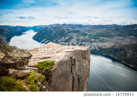 Preikestolen or Prekestolen 16759953