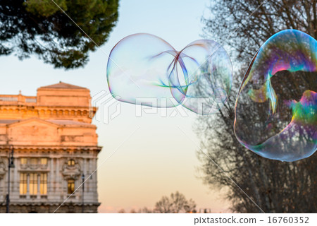 Bubbles Bubbles 16760352