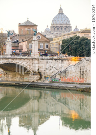 Lungotevere Lungotevere 16760354