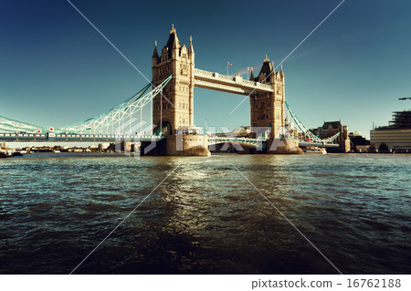 Tower Bridge in London, UK 16762188