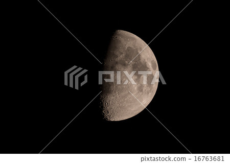 Moon  16763681