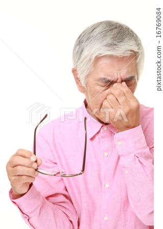 Elderly with tired eyes Elderly with tired eyes 16769084