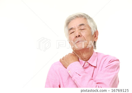 肩膀僵硬的老人 16769125