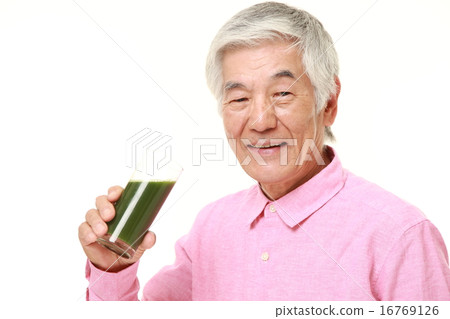 老人喝綠汁 16769126