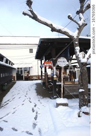 在Osu City Pocopen的Yokocho Yokomachi下雪 16769366