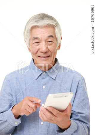 Elderly people who like Tablet PC Elderly people who like Tablet PC 16769965