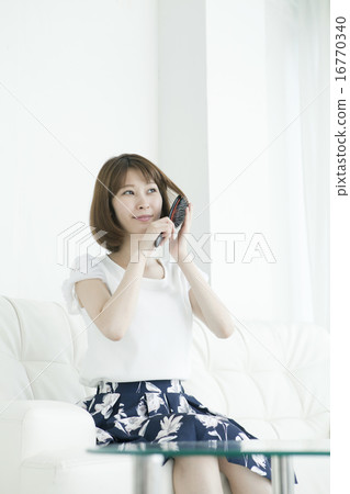 二十多歲的女性造型 二十多歲的女性造型 16770340