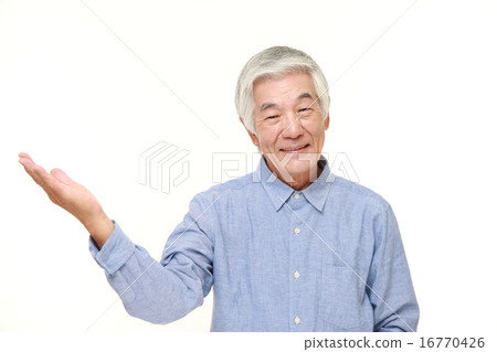 Elderly people to explain 16770426