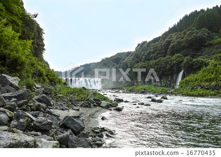 Sinking Falls 16770435