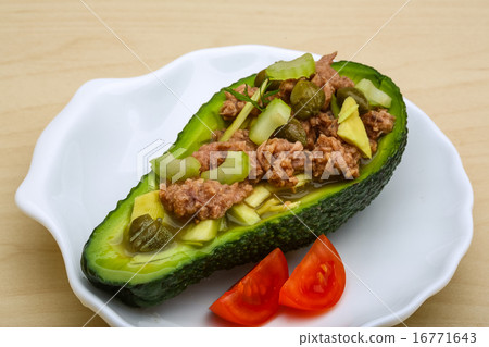 Tuna and avocado 16771643