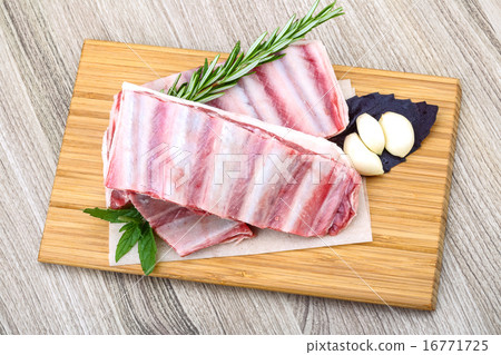 Raw lamb ribs Raw lamb ribs 16771725