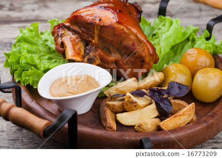 pork knuckle 16773209