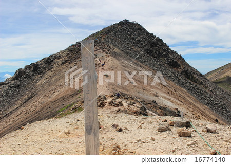 The silkworm dune of Norikura dake 16774140