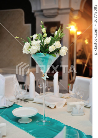 wedding decorations in the restaurant wedding decorations in the restaurant 16778095