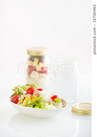 Jar salad made with fresh vegetables 16780462