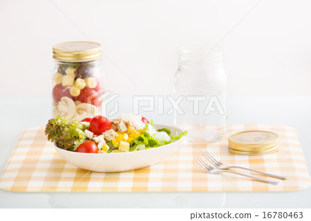 Jar salad made with fresh vegetables 16780463