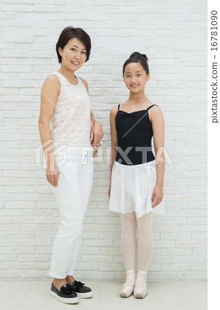 A teenage girl and a mother doing ballet 16781090