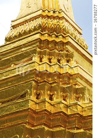 pavement gold    temple   in   bangko  16788277