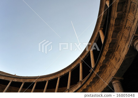 西班牙格拉納達阿罕布拉宮圓形廣場 16805048