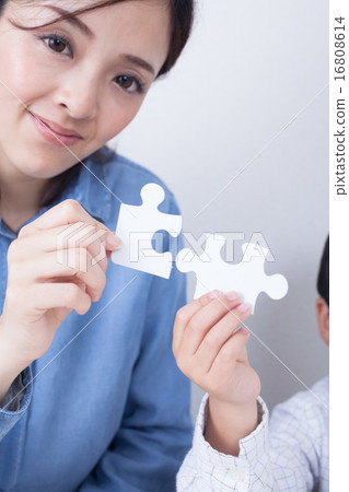 Puzzle with parent and child 16808614