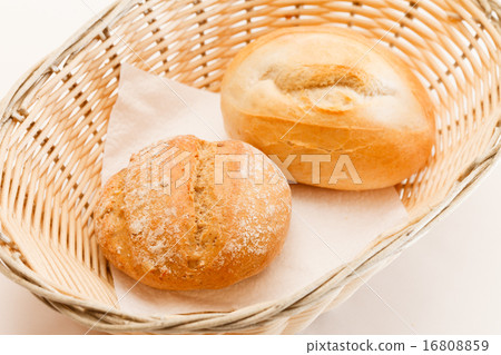 buns in the basket 16808859